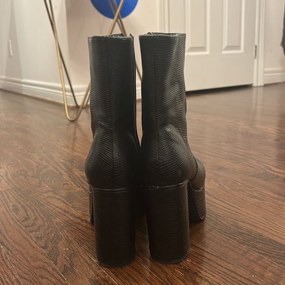 Urban Outfitters Mel Platform Boot - Picture 3 of 3